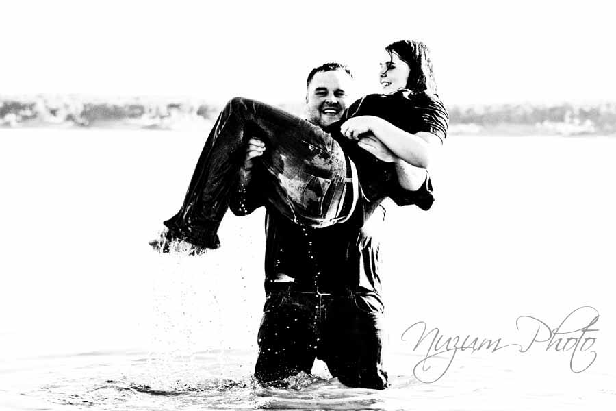 Des Moines Iowa Midwest Engagement Photographer