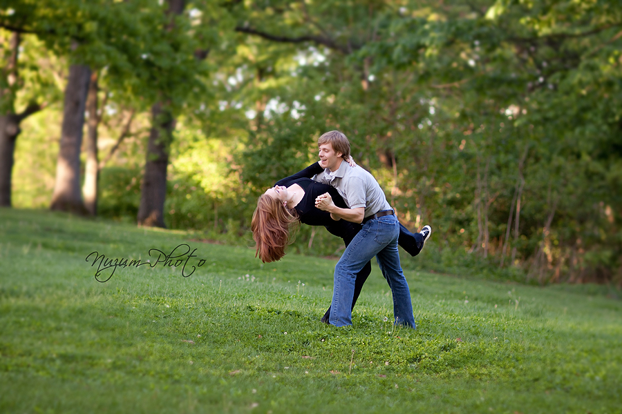Des Moines Iowa Midwest Engagement Photographer
