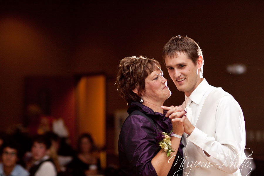 Des Moines Iowa Midwest Wedding Photographer