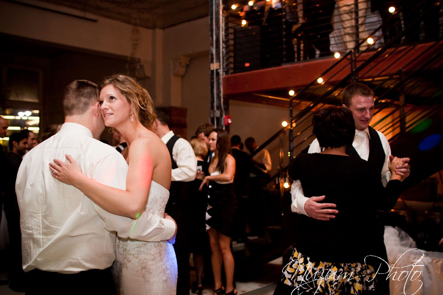 Des Moines Iowa Midwest Wedding Photographer